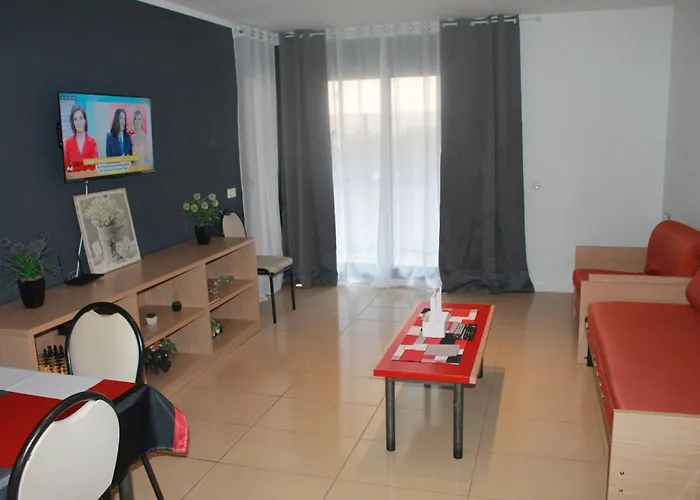 Piso Solymar Trimar 度假居 *